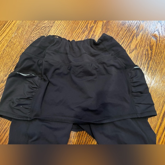 Athleta Two in One Contender-Black skirt with Cropped Leg-size medium - Picture 3 of 6